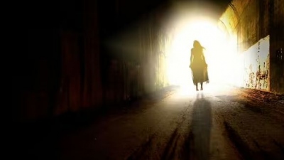 «Είδα την πύλη του Παραδείσου» - Γυναίκα που ήταν κλινικά νεκρή για δέκα λεπτά περιγράφει την εμπειρία της