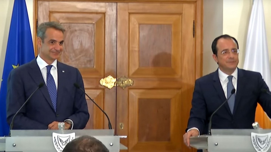 Συνάντηση Μητσοτάκη με Χριστοδουλίδη: Σε απόλυτο συντονισμό Αθήνα και Λευκωσία – Κοινό μέλημα η δίκαιη επίλυση του Κυπριακού