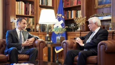 Τηλεφωνική επικοινωνία Μητσοτάκη - Παυλόπουλου για τα μέτρα που λαμβάνονται στον Έβρο