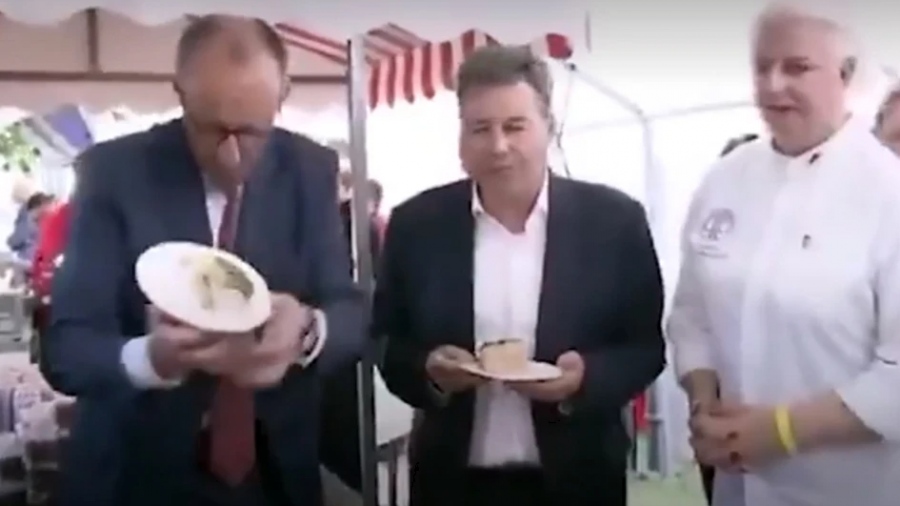 Ο Merz παθαίνει Biden και τον κοροϊδεύει όλη η Γερμανία - Του έφυγε τούρτα μέσα από τα χέρια