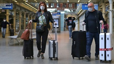 Κορωνοΐός: Η Ισπανία ζητά από την ΕΕ κοινή θέση στην αναστολή πτήσεων από τη Βρετανία