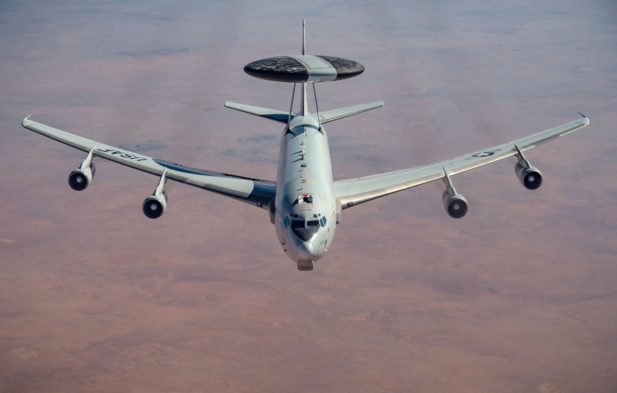 Ένα Boeing E-3B Sentry της Πολεμικής Αεροπορίας των ΗΠΑ εξέπεμψε σήμα κινδύνου κοντά στο Στενό του Hormuz