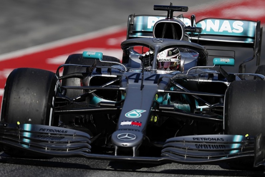 Hamilton και Mercedes σταμάτησαν το θετικό σερί της Ferrari στο ρωσικό Grand Prix