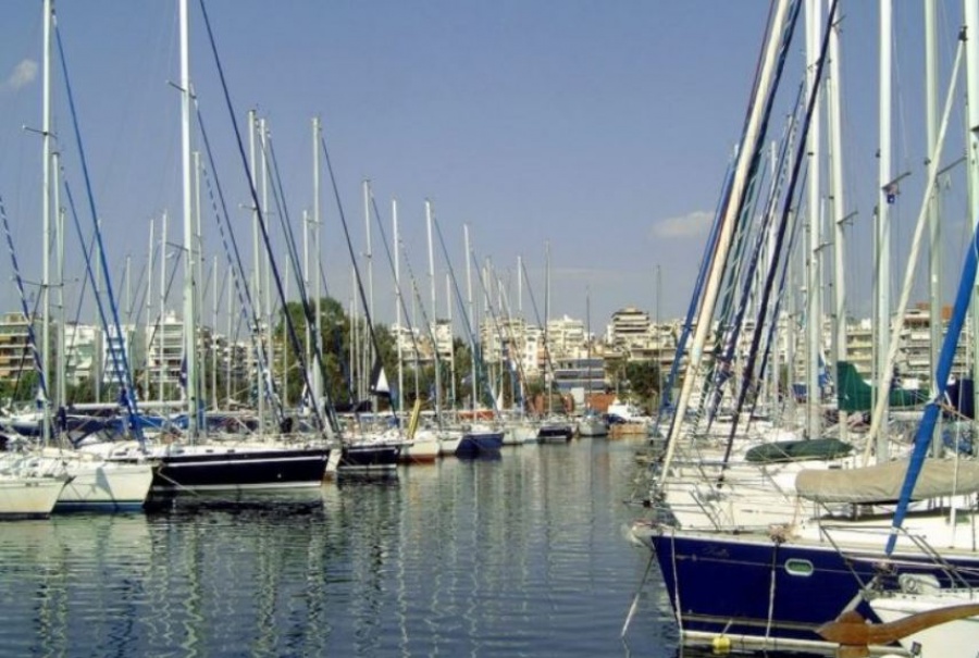 Εισβολή παράνομων σκαφών στη μαρίνα Αλίμου