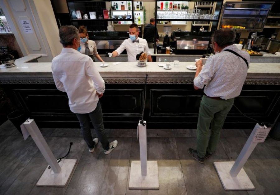 Ιταλία: Με «πράσινο πιστοποιητικό» η είσοδος σε cafes, μπαρ και εστιατόρια – Αναμένεται ανακοίνωση Draghi