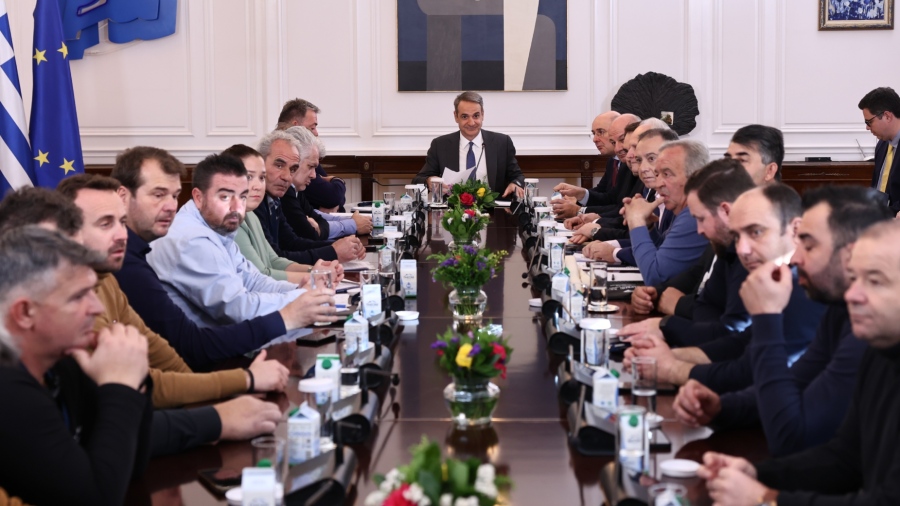 Απόλυτο φιάσκο! – Έβαλαν εγκάθετα στελέχη και φίλους βουλευτών στην συνάντηση με τον Μητσοτάκη – Όλη η αλήθεια στο ΒΝ