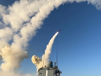 Υπουργείο Άμυνας Ρωσίας: Μαζική επίθεση σε αεροδρόμια και ενεργειακές υποδομές του ουκρανικού στρατού