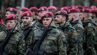 Πολεμικός παροξυσμός - Η Γερμανία στρέφεται προς την υποχρεωτική στρατιωτική θητεία