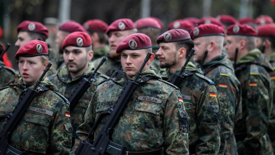 Πολεμικός παροξυσμός - Η Γερμανία στρέφεται προς την υποχρεωτική στρατιωτική θητεία