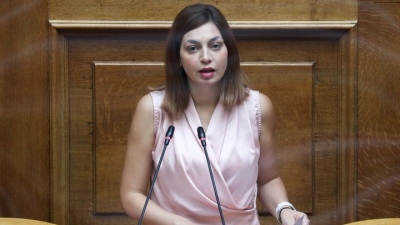 ΜέΡΑ25: Παραίτηση του Γιάνη Βαρουφάκη ζητάει η πρώην Βουλευτής Μαρία Απατζίδη