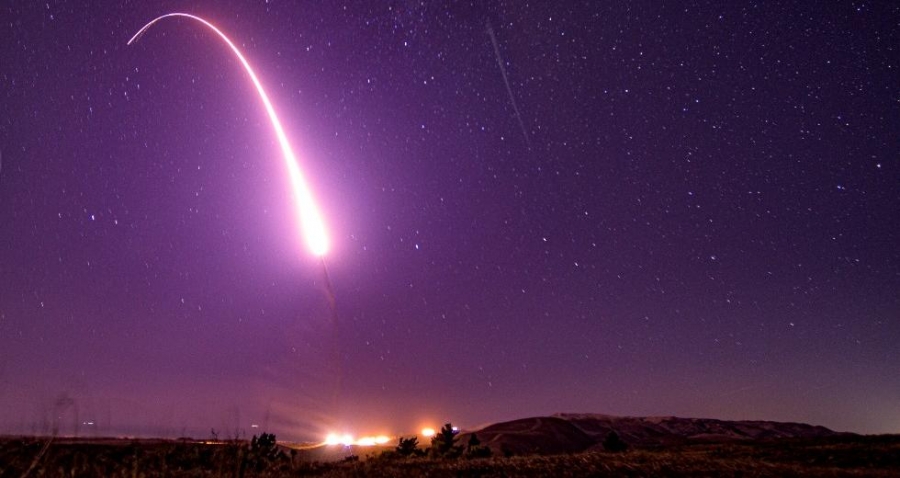 Επίδειξη δύναμης από ΗΠΑ με δοκιμή διηπειρωτικού βαλλιστικού πυραύλου