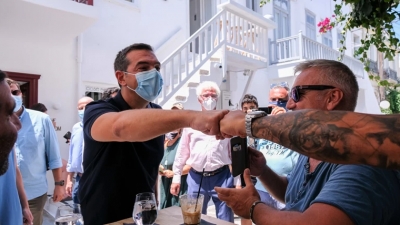 Μύκονος - Η συνάντηση του Αλέξη Τσίπρα με... συμμαθητή του