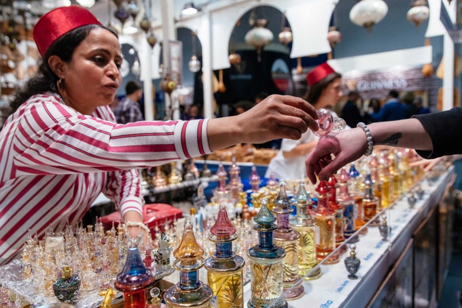 Άρωμα… εκλογών – Πολιτικό κόμμα στην Ινδία κάνει πραγματικότητα την γνωστή έκφραση