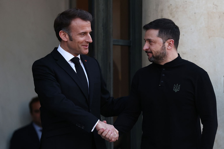 O Macron μετά τον Putin, μίλησε και με Zelensky… για να μη νιώσει προδομένος