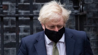 Βρετανία: Υπό πίεση η κυβέρνηση Johnson για την απόφαση να ανοίξει τα σχολεία στις 4/1
