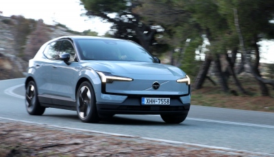 Δοκιμάζουμε το εκρηκτικό Volvo EX30 Twin Motor Performance