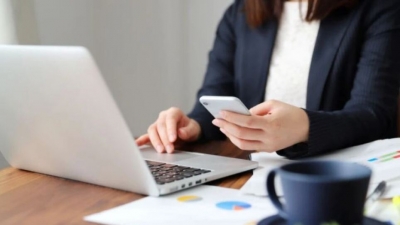 Οι Ευρωπαίοι δεν θέλουν να γυρίσουν στο γραφείο - Πιο παραγωγικοί και ευτυχείς με την τηλεργασία