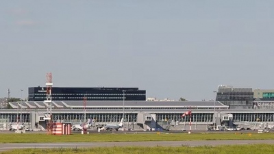 Συναγερμός στην Πολωνία από το ρωσικό σφυροκόπημα - Έκλεισαν προσωρινά δύο αεροδρόμια