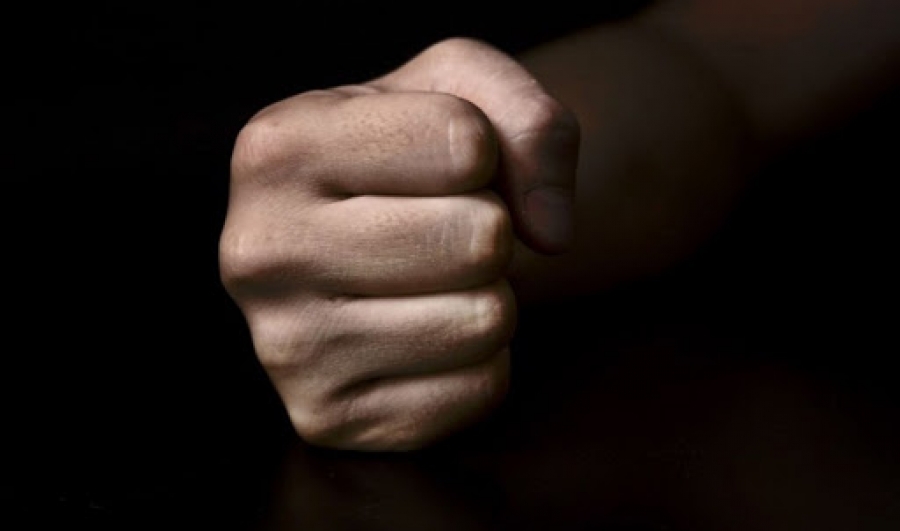 Ζάκυνθος: Άγριος ξυλοδαρμός σε 23χρονο τουρίστα και τον έστειλαν στη ΜΕΘ