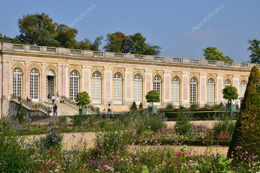 Όταν οι Μαρίες Αντουανέτες του ευρωχαλιφάτου της πλασματικής δύναμης την βρίσκουν από έναν “άξεστο οικοδόμο”…