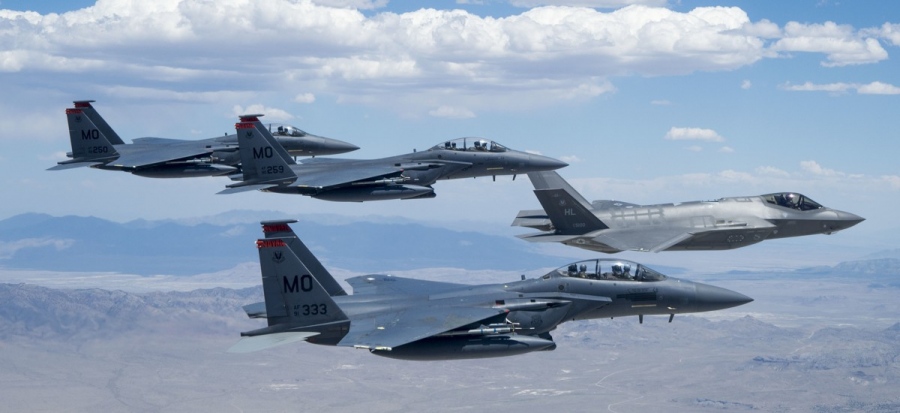 Οι ΗΠΑ στέλνουν 20 με 25 F-35 και F-15 στη Μέση Ανατολή… για το Ιράν