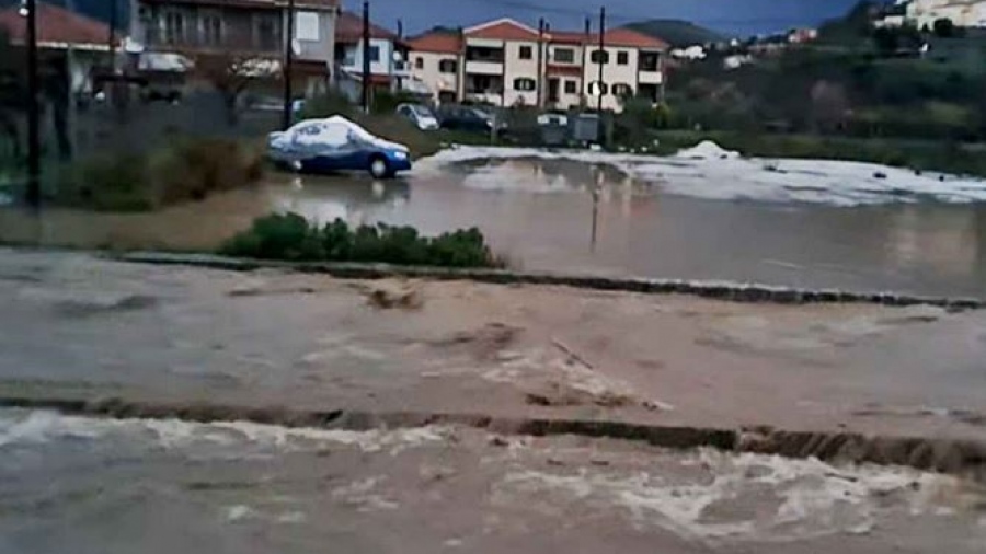 Λήμνος: Προβλήματα από την κακοκαιρία - Yπερχείλισε χείμαρρος - Ήχησε το 112