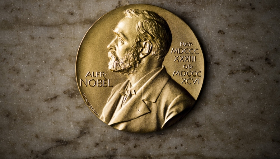 Στον Λευκορώσο Bialiatski και δύο οργανισμούς από Ρωσία και Ουκρανία το Νόμπελ Ειρήνης 2022