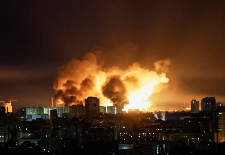 Τρομερό - Με εντυπωσιακό συμβολισμό το ρωσικό σφυροκόπημα στην Ουκρανία -  Σοκ με χτύπημα από μυστηριώδες όπλο στο Dnipro