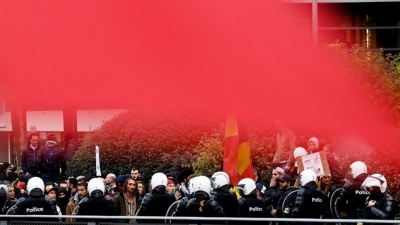Βέλγιο: Βίαιη καταστολή σε διαδήλωση κατά των υγειονομικών μέτρων στις Βρυξέλλες