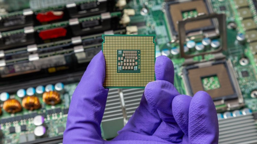 «Πόλεμος» για τα μικροτσίπ - Η Κίνα κατηγορεί τις ΗΠΑ για στοχοποίηση