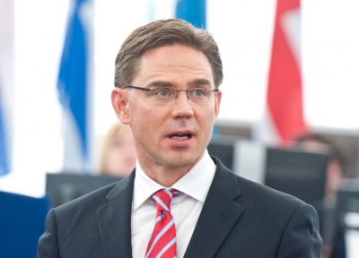 Katainen (Κομισιόν): Δεν καταλαβαίνουμε πώς οι εισαγωγές οχημάτων επηρεάζουν την εθνική ασφάλεια στις ΗΠΑ