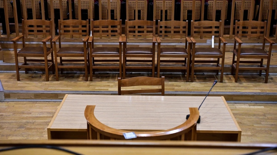 Στο εδώλιο πρώην εισαγγελέας που εξαφάνισε πάνω από... 1.000 δικογραφίες στην Κέρκυρα