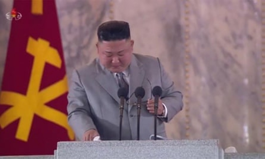Ο Kim Jong Un ζητά συγγνώμη από τον λαό της Βόρειας Κορέας κλαίγοντας
