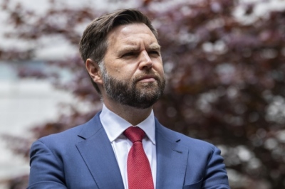 Vance: Το φθηνό πετρέλαιο για τους Αμερικανούς είναι ο κύριος στόχος του πολέμου στο Ιράν