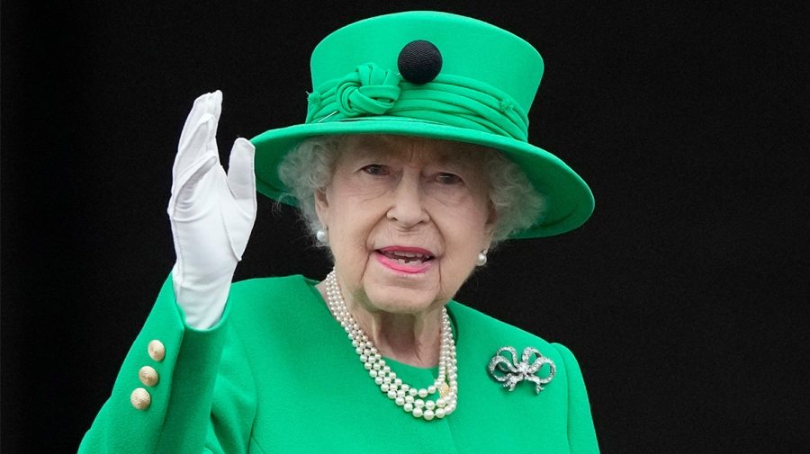 Πρόταση να αγιοποιηθεί η Βασίλισσα Ελισάβετ ως «Αγία του Ουίνδσορ» - Έγινε θαύμα σε ασθενή πάνω στον τάφο της;