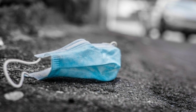 Παραμένει η μάσκα σε μέσα μεταφοράς, νοσοκομεία και σχολεία και μετά την 1η Ιουνίου – Που καταργείται