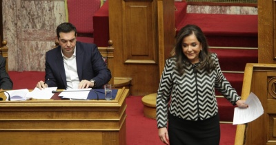 Μπακογιάννη: Διχαστική η λογική Τσίπρα στα εθνικά θέματα - Κυβέρνηση: Υποκριτικό να κάνει λόγο για διχασμό