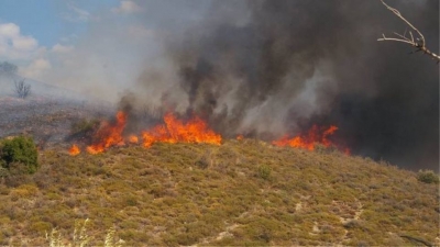 Μεγάλη φωτιά στην Κεφαλονιά – Εκκενώνεται η περιοχή Καπανδρίτι