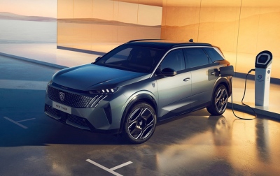 Νέο Peugeot Ε-5008: Με επτά θέσεις και πάνω από 600 χιλιόμετρα αυτονομίας