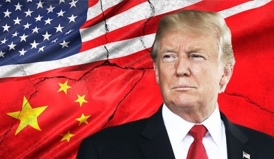 Ο Trump «τράβηξε τη σκανδάλη»: Αρχίζει η διαδικασία αύξησης των δασμών σε κινεζικές εισαγωγές, αξίας 300 δισ. δολαρίων
