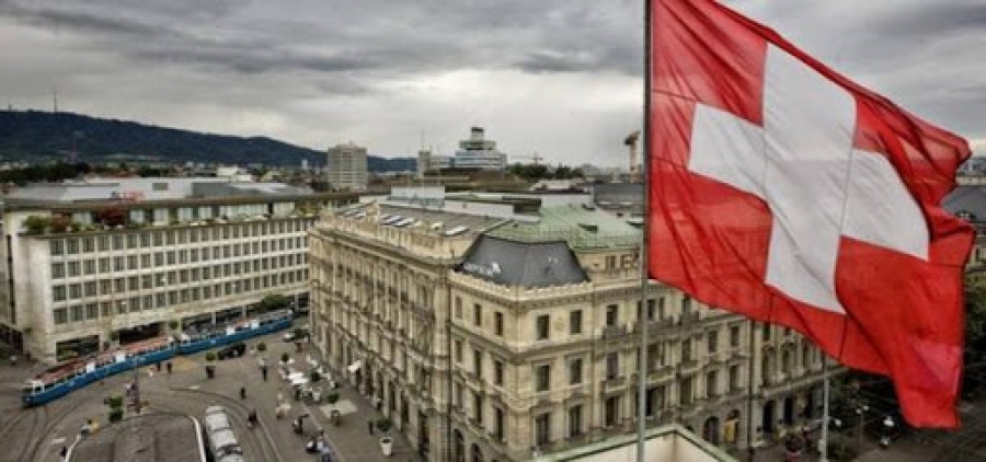 Ελβετία: Καταργεί τα τεστ εισόδου στη χώρα για εμβολιασμένους και νοσήσαντες με κορωνοϊό