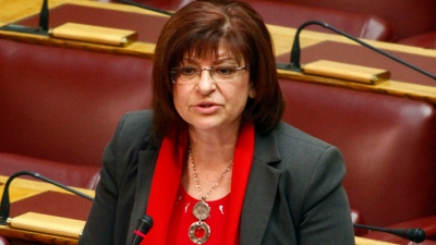 Μανωλάκου (ΚΚΕ) για Ν. Φιλαδέλφεια: Έστειλαν 3 κλούβες ΜΑΤ σε πλειστηριασμό και άφησαν ανενόχλητο το τάγμα φασιστών