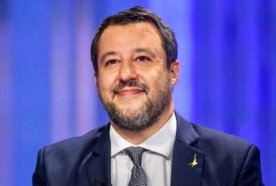 Αποστόμωσε ακτιβίστρια ο Salvini: Κάνε έρωτα, όχι... μπάφους - Κατέστρεψε φυτό κάνναβης: « Αυτά είναι σκ…ά»