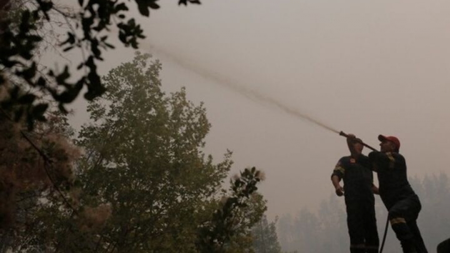 Φωτιές στη Βόρεια Εύβοια - Με δεξαμενόπλοιο μεταφέρουν νερό - Δεν λειτουργούν οι κρουνοί