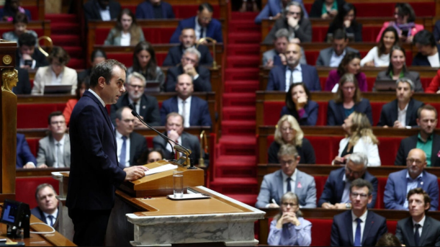 Le Parisien: Ο Lecornu ανέβαλε ανασχηματισμό υπό το φόβο κατάθεσης πρότασης μομφής