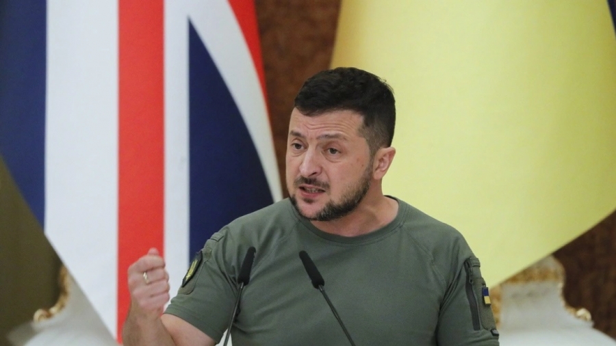 Ο Zelensky κατηγορεί τη Ρωσία για πυρηνικό εκβιασμό και ζητά να φύγει από τη Zaporizhzhia