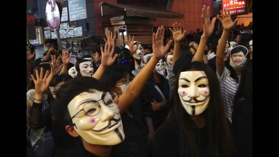 Χονγκ Κονγκ: Συνεχίζονται οι συγκρούσεις διαδηλωτών - αστυνομίας και κατά τις εκδηλώσεις για το Halloween