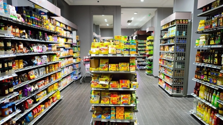 Γαλλία: Μειώσεις τιμών σε 2.000 προϊόντα επιδιώκει να πετύχει η κυβέρνηση