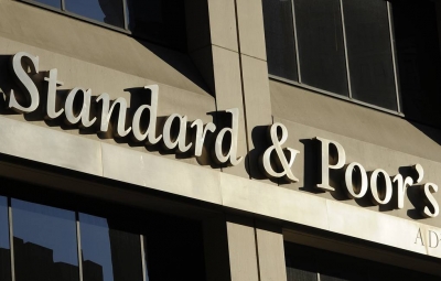 S&P: Αφαιρεί τα ομόλογα Ρωσίας και Λευκορωσίας από 11 δείκτες