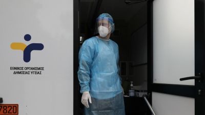 Συρροές κρουσμάτων κορωνοϊού σε ιδιωτικές κλινικές και γηροκομείο σε Πειραιά και Κυψέλη